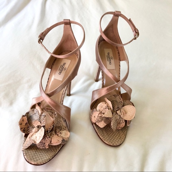 Valentino Garavani Snakeskin Flower Satin Heels - Picture 2 of 13